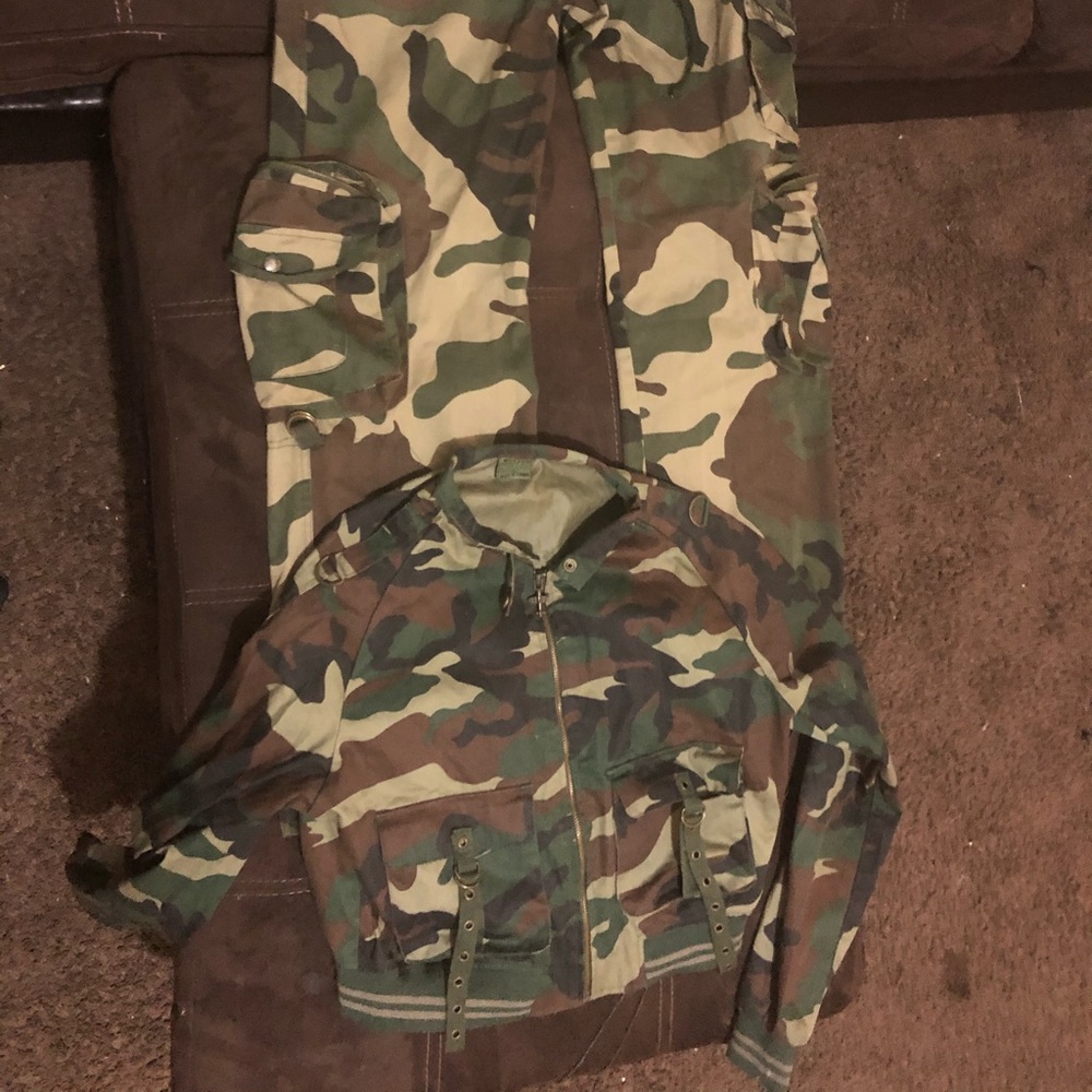 Army fatigue crop top jacket with baggy pants